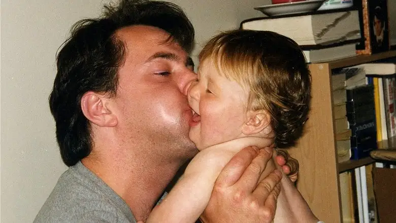 Dear Zachary: A Letter To A Son About His Father (2008)