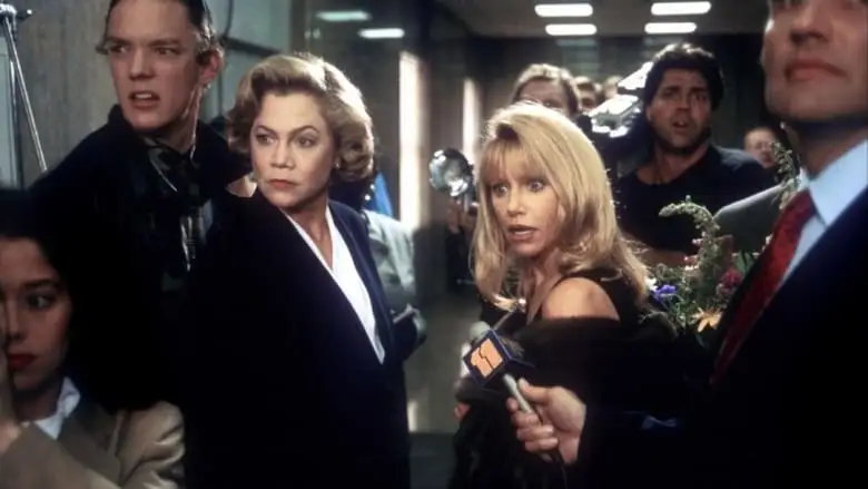 Serial Mom (1994)