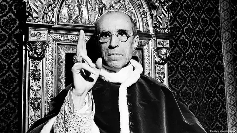 What did the Pope know about the Holocaust? (2020)