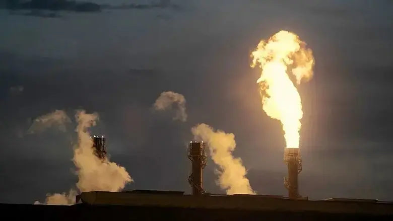 Der giftige Himmel von Tarent: Chronik einer geduldeten Umwelt-Katastrophe (2023)
