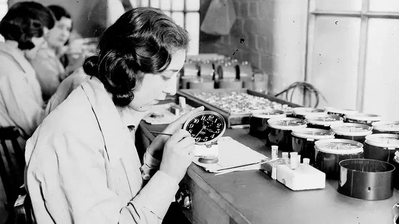 Notre ami l'atome: Un siecle de radioactivite (2020)