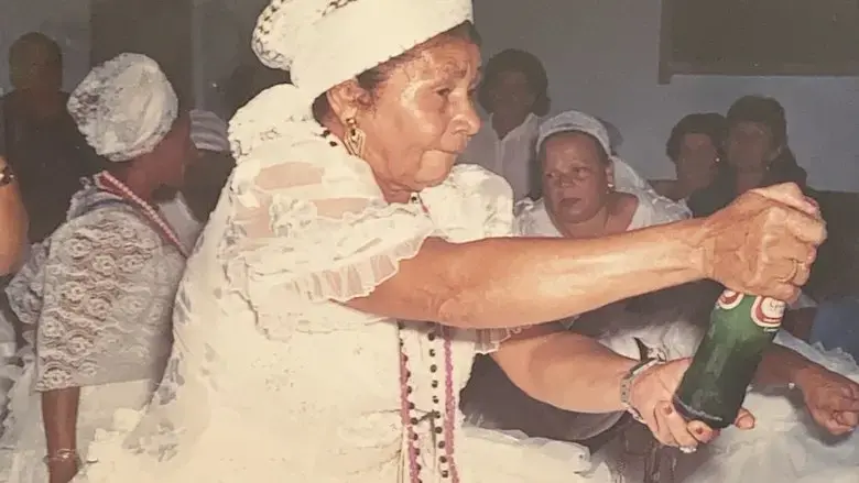 Grandma in Two Dimensions: Memories, Images and Stories of Faith (2025)