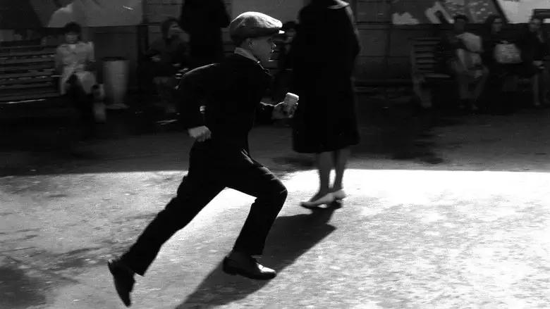 Robert Doisneau: Through the Lens (2017)
