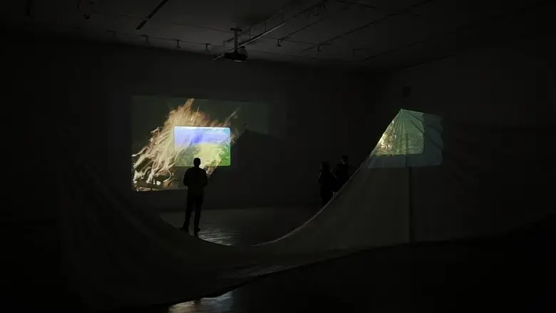 A Conversation with the Sun (Installation) (2022)