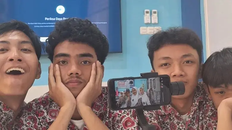 The Making Of Manse School Tour Group Two (2024)