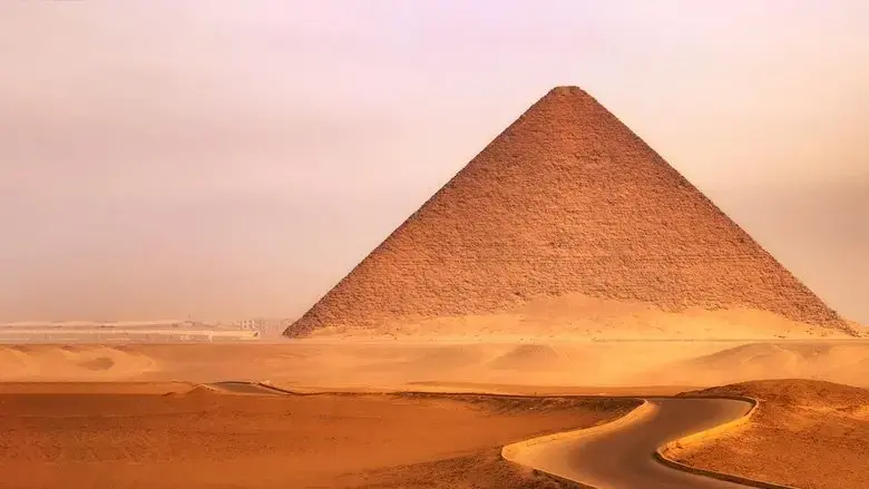 L'Enigme de la pyramide maudite : Dahchour (2023)