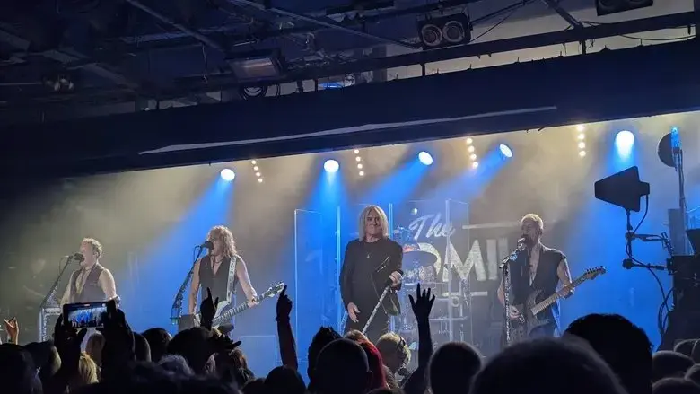 Def Leppard- Live at The Leadmill (2023)