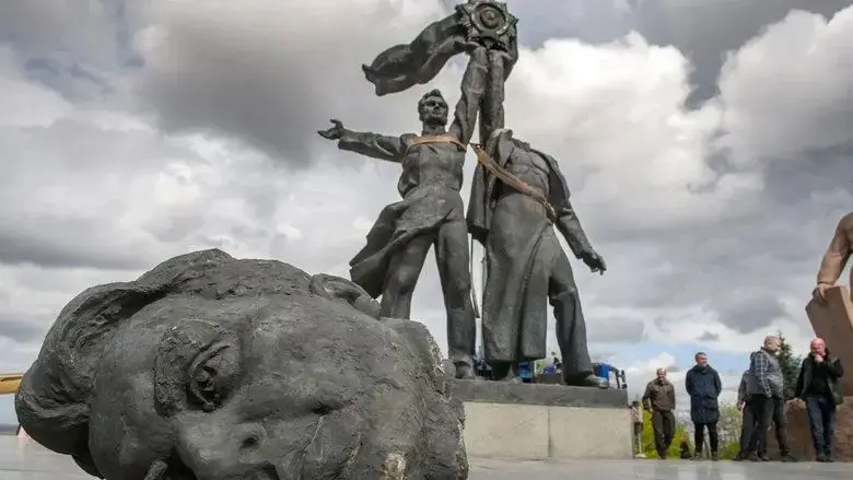 Blackbox Ukraine: Kampf um die Geschichte (2024)