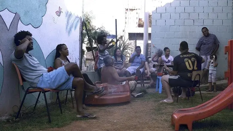 Entre nos talvez estejam multidoes (2020)