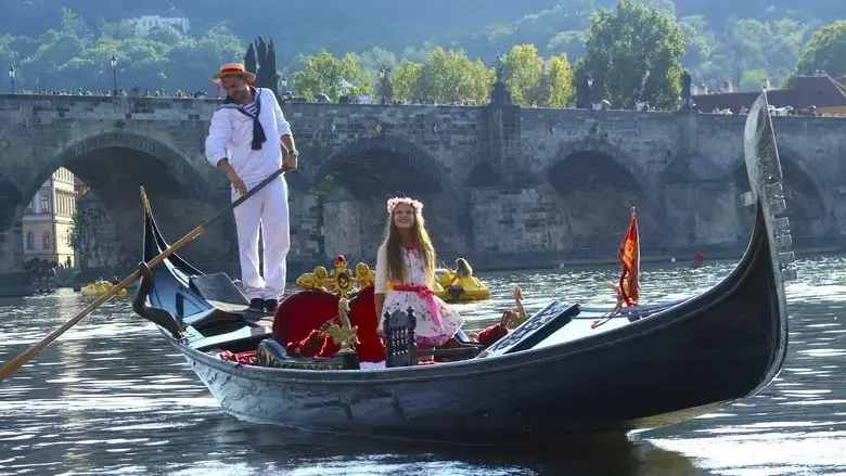 Alenka v zemi zazraku (2018)