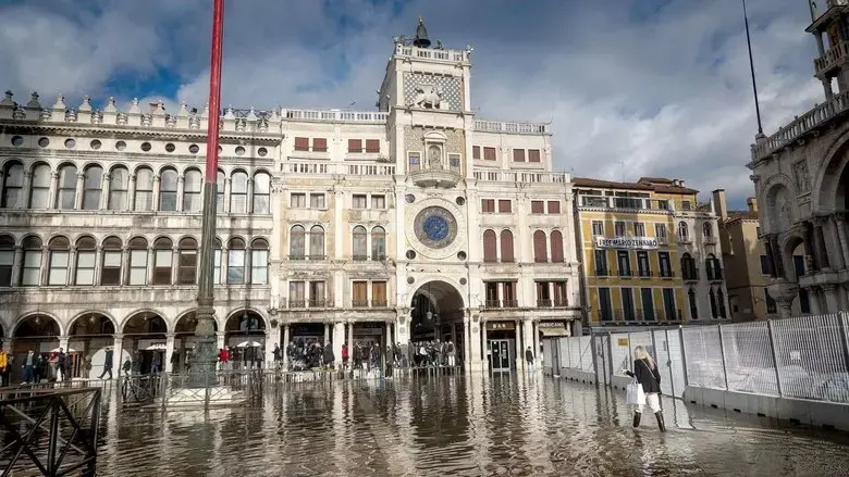 Saving Venice (2021)