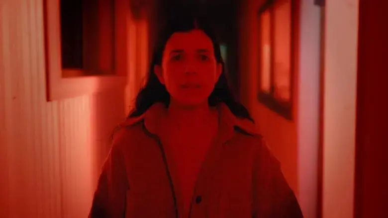 In Vitro (2025)