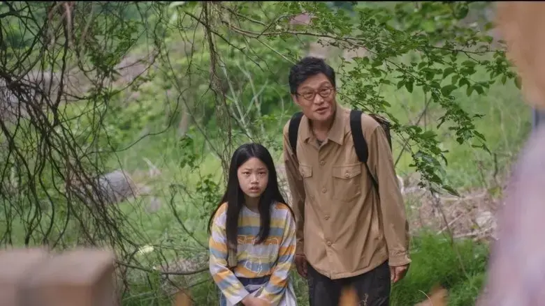 A Bee and a Silkworm (2025)