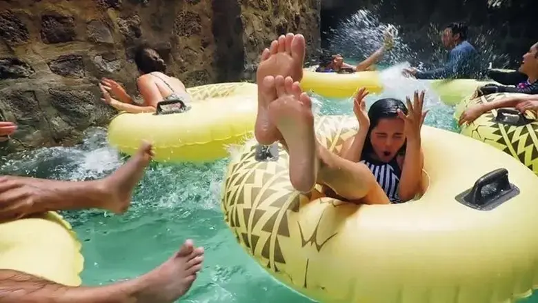 Stuck in the Waterpark (2017)