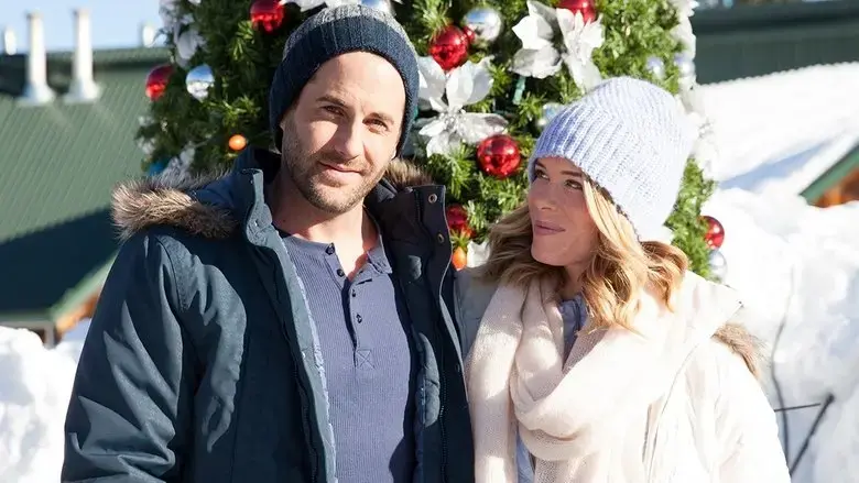 Falling for Christmas (2016)