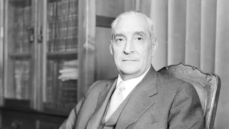 Lisbon and WWII Spies, Gold and Diplomacy (2022)