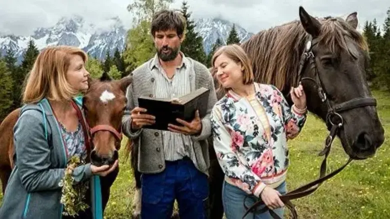 Eine Almhutte fur Zwei (2020)