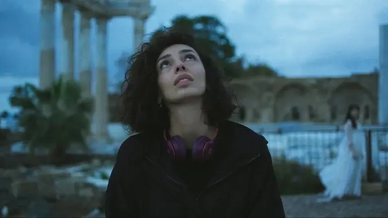 Apollon by Day Athena by Night (2024)