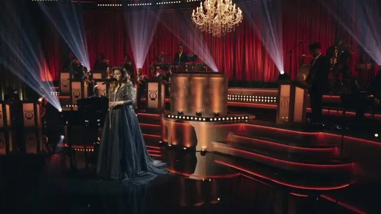 Kelly Clarkson Presents: When Christmas Comes Around (2021)