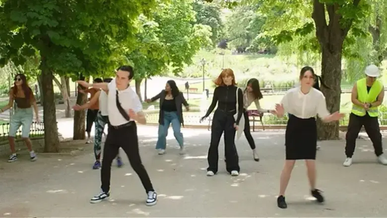 Everybody knows how to dance (2024)