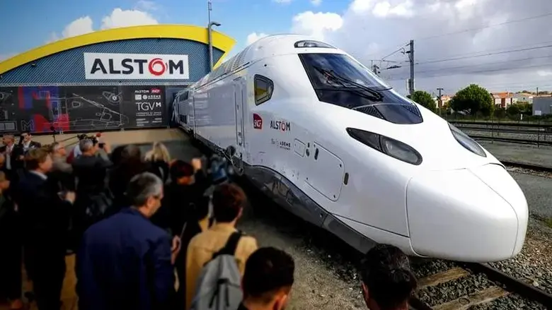 TGV, genie francais du rail (2022)