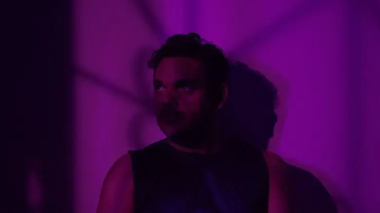 Estranhas Luzes (2024)