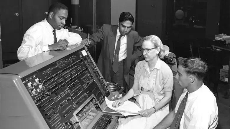 The Queen of Code (2015)