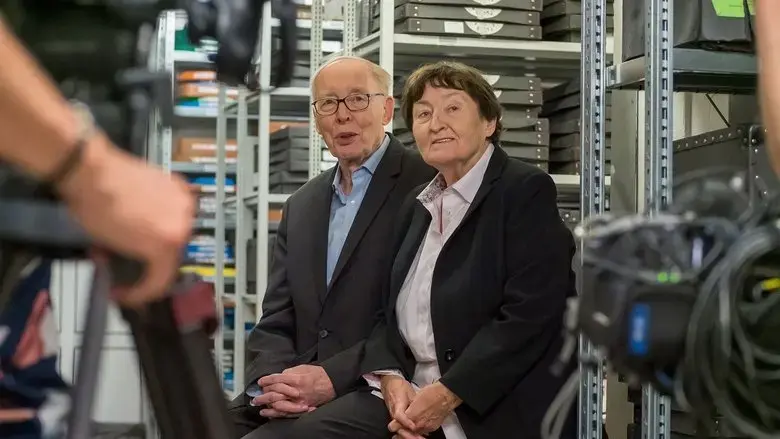 Come With Me to the Cinema - The Gregors (2022)