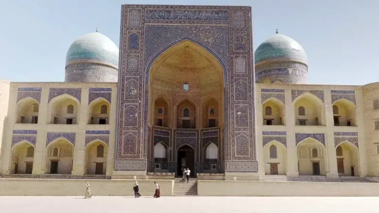Sur les routes eternelles de Samarkand (2022)