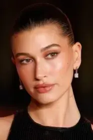 Hailey Bieber