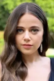 Molly Gordon